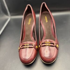 NWOT AEROSOLES WOMEN'S WINE LEATHER “ Vice Squad” WEDGE 3.5” PUMPS SIZE 10